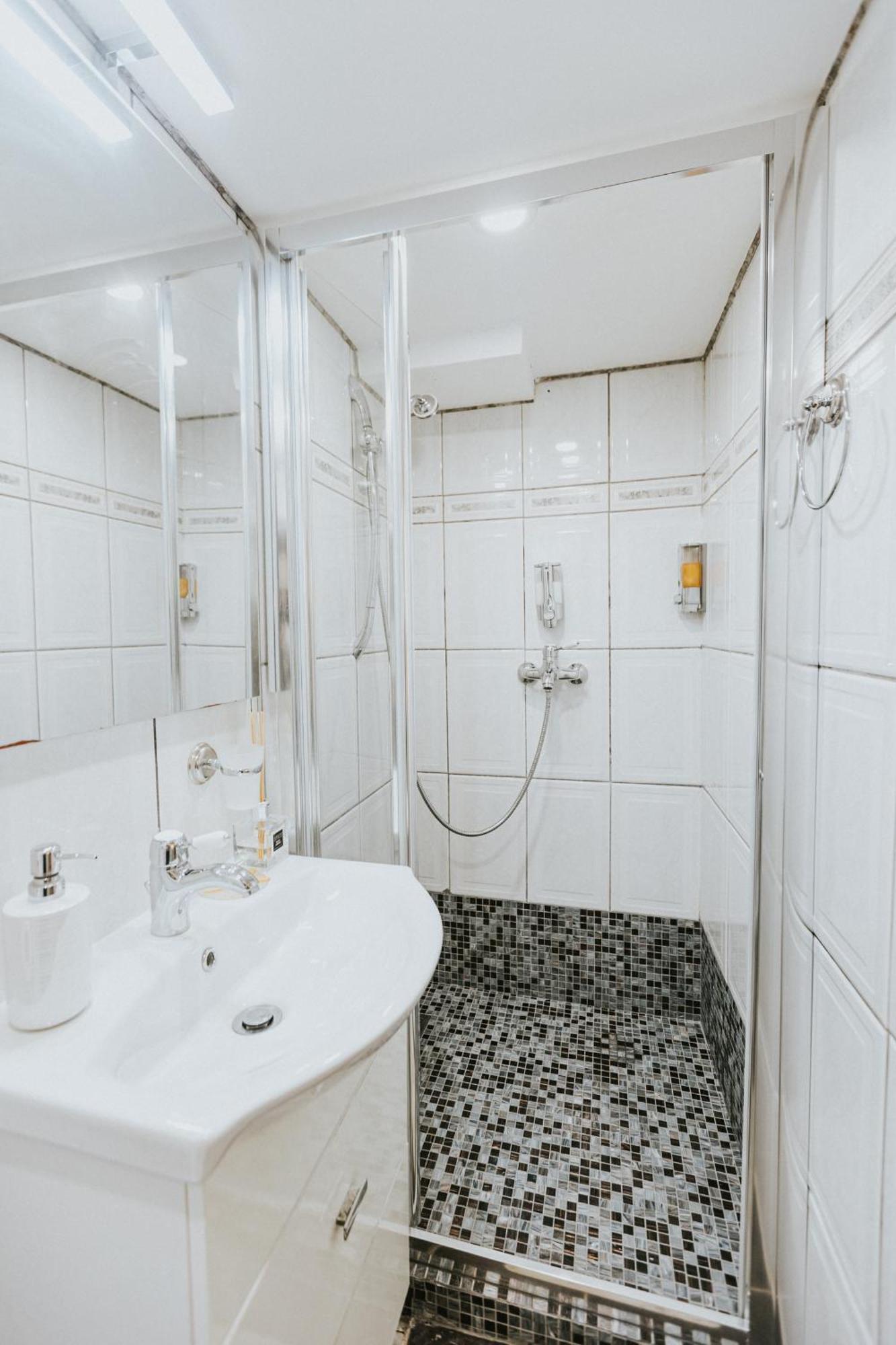 Republicii Rustic Apartament In Brasov City Center Ngoại thất bức ảnh